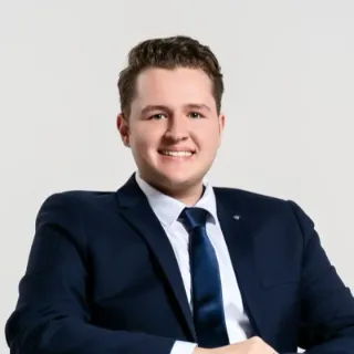 Noah Llewellyn - Real Estate Agent