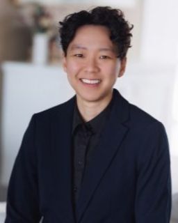 Carrie Wang - Real Estate Agent