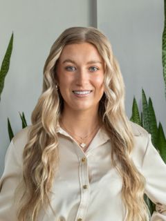 Olivia Little - Real Estate Agent