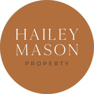 Olivia Tom - Real Estate Agent