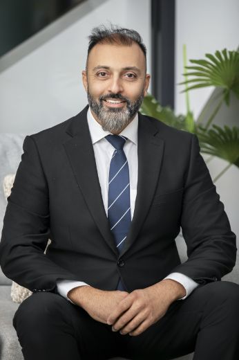 Omer Pervaiz - Real Estate Agent at One Group Realty - EPPING