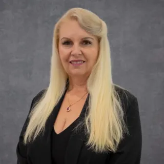 Lisa Chatto - Real Estate Agent