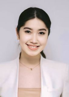 Grace Lopez - Real Estate Agent