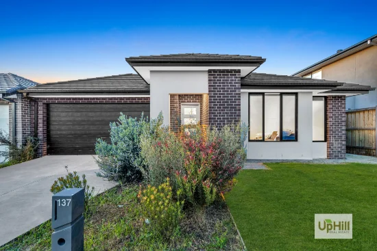 137 Villa Doria Drive, Clyde North, Vic 3978