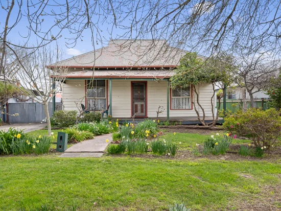 15 The Parade, Mansfield, Vic 3722