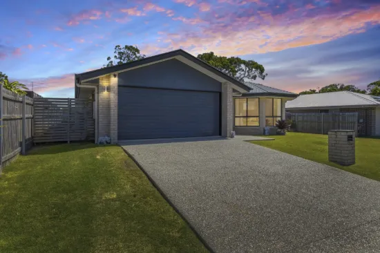 24 Bradman Way, Urangan, Qld 4655