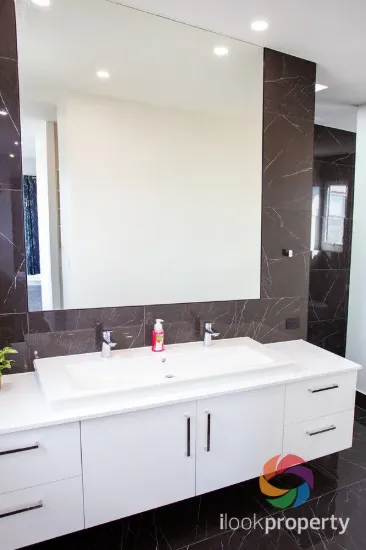 2A/5 Flinders Lane, Maroochydore, Qld 4558-Image