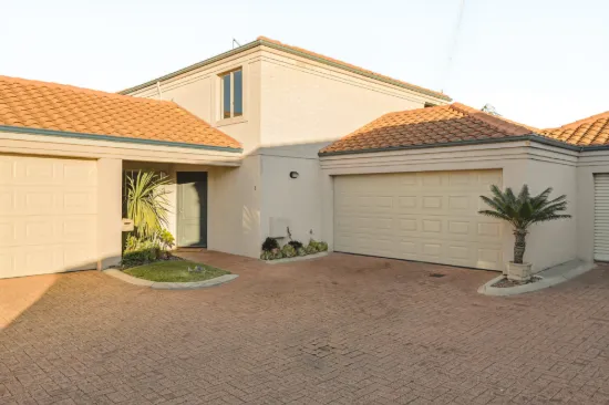 3/160 West Coast Drive, Sorrento, WA 6020