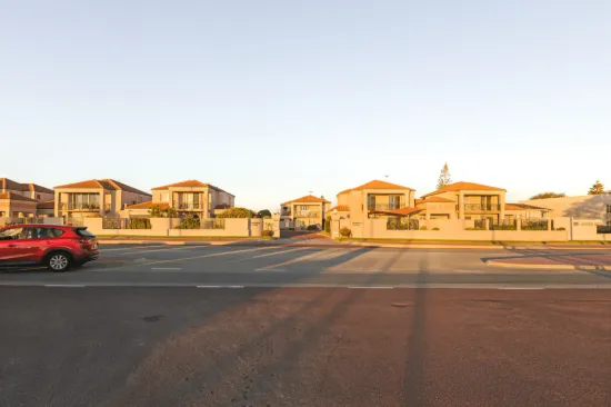 3/160 West Coast Drive, Sorrento, WA 6020-Image