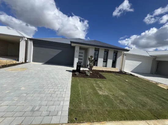 42 Lucerne Circuit, Champion Lakes, WA 6111