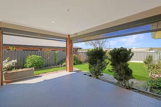 6 Peacehaven Way, Sussex Inlet, NSW 2540