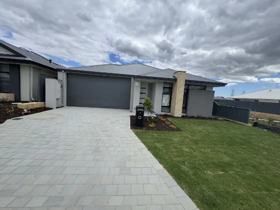 69 Gippsland Parade, Champion Lakes, WA 6111