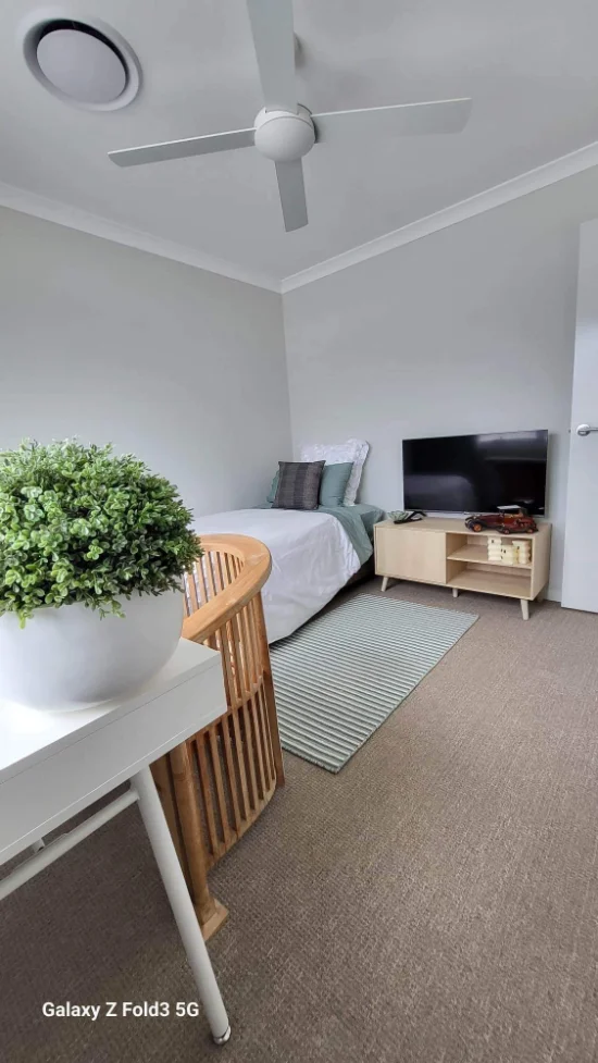 Room 2/62 Citron Crescent, Helensvale, Qld 4212