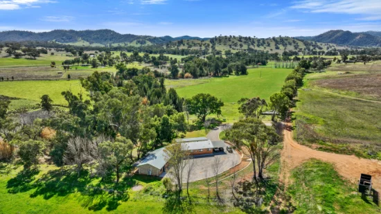 "The Oaks" 4 Magnesite Rd, Tamworth, NSW 2340