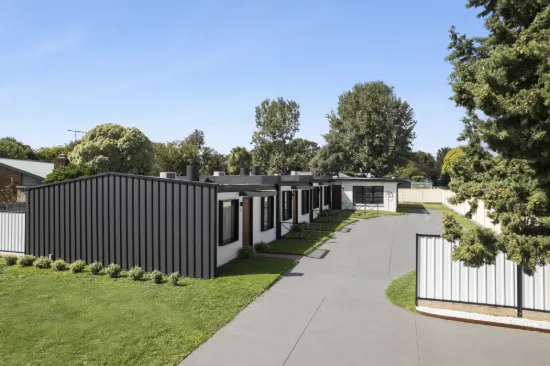 Units 1-3/31 Worcester Road, Gisborne, Vic 3437