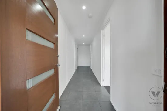 Spacious, Stylish, and Conveniently Positioned !!