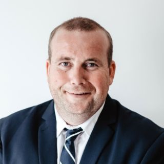 Pat Shine - Real Estate Agent