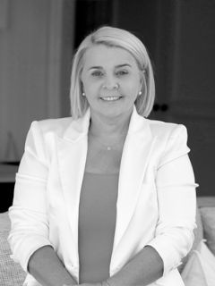 Paula Pearce - Real Estate Agent