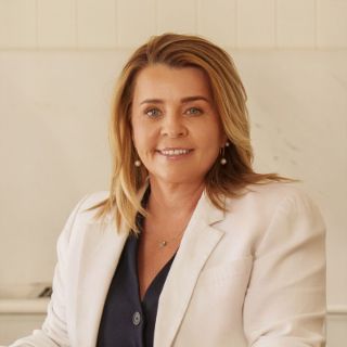 Paula Pearce - Real Estate Agent