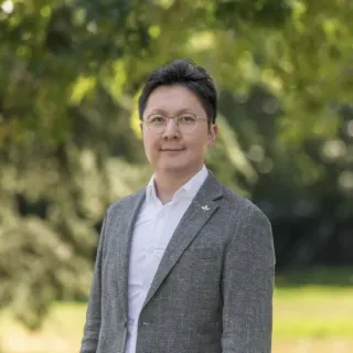 Perry Zhou - Real Estate Agent