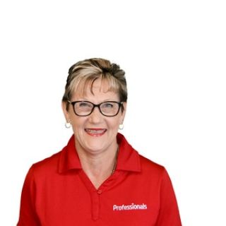 Peta Levings - Real Estate Agent