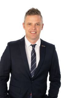 Peter Brown - Real Estate Agent