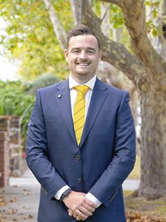 Peter Munt - Real Estate Agent