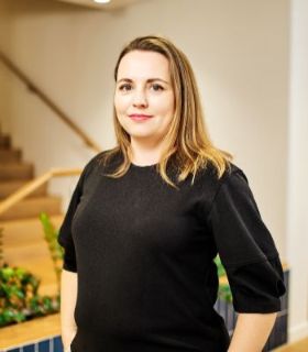 Petra Jones - Real Estate Agent