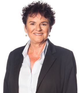 Kaeren  Smith  - Real Estate Agent