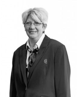 Michelle Connolly - Real Estate Agent