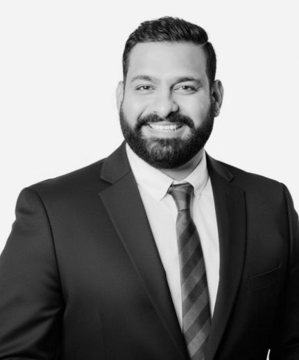 Shiva Goli - Real Estate Agent at C21 LeadingRe - BOX HILL