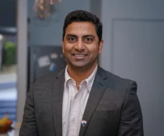 Sashi Yarramsetti - Real Estate Agent