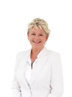 Caroline Johnston - Real Estate Agent