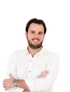 Henry Reynolds - Real Estate Agent