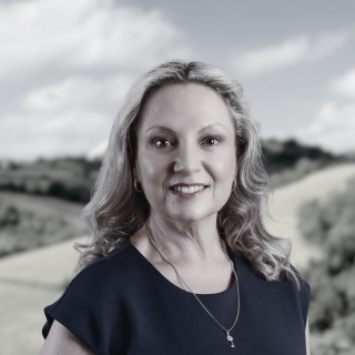 Fiona Winter - Real Estate Agent