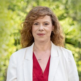 Leah Salinou - Real Estate Agent