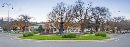 Raine & Horne - Gisborne - Real Estate Agency
