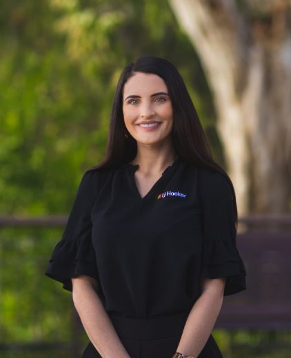 Rebecca Carr - Real Estate Agent at LJ Hooker  - Rockhampton