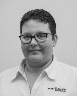 Renay Armstrong - Real Estate Agent