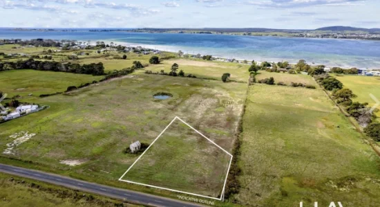 1 Greens Beach Road, Kelso, Tas 7270