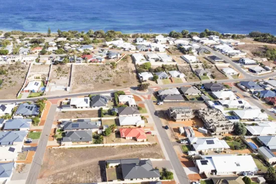 10 Reef Boulevard, Drummond Cove, WA 6532
