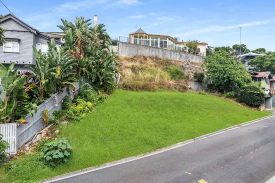 12 Arran Avenue, Hamilton, Qld 4007