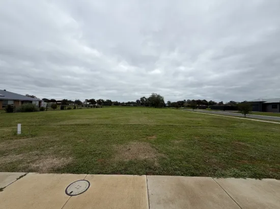 13 Toby Crescent, Tatura, Vic 3616