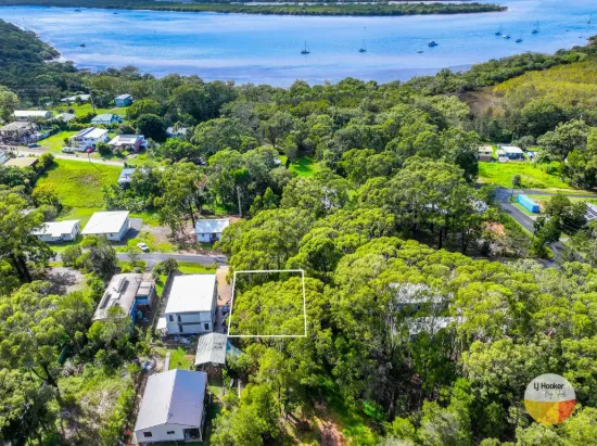 18 Seaview, Russell Island, Qld 4184