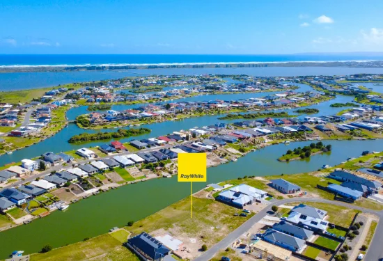18 Tyro Parade, Hindmarsh Island, SA 5214
