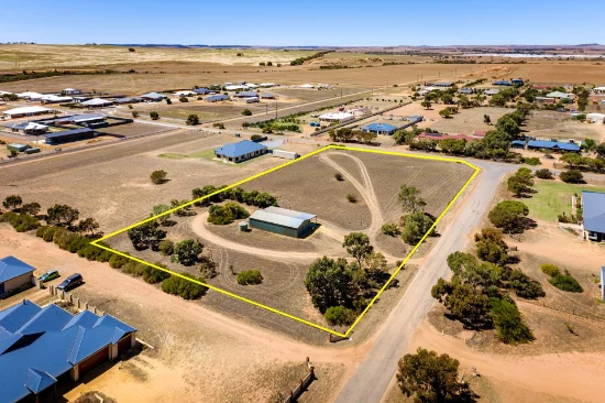 2 Peppin Place, Deepdale, WA 6532