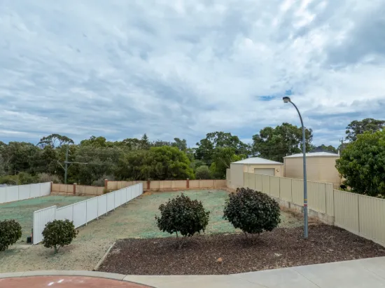 20 Wayford Circle, Hocking, WA 6065