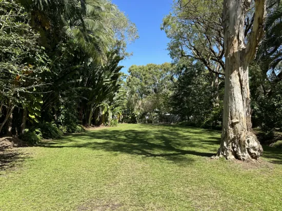 21 Barbarra St, Picnic Bay, Qld 4819