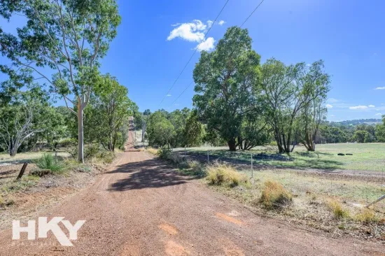 252 CREST HILL ROAD, Mooliabeenee, WA 6504