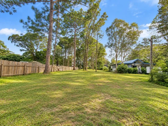 26 Nugent St, Macleay Island, Qld 4184 - For Sale